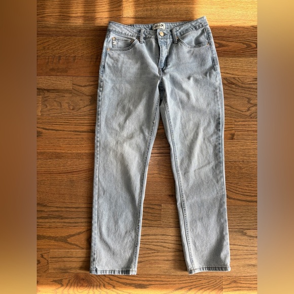 Seven7 Women's Stretch High Waist 90's Straight Jean Size 6 Light Wash - Picture 3 of 7